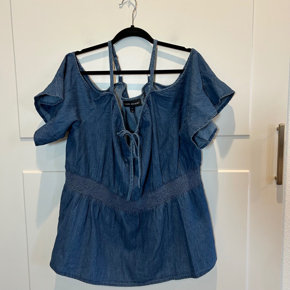 Lane Bryant Womens Blue Denim Cold Shoulder Tie Neck Peplum Top Size 22‎